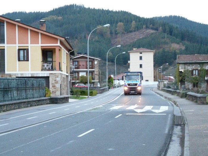 Iluntzean jaitsiko da Pello basurdea Zubillagara