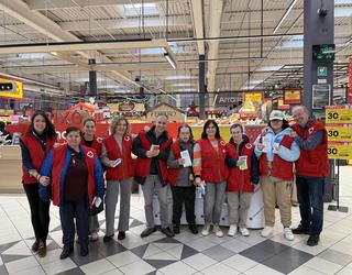 'Jostailu hezitzailea' kanpainarekin buru-belarri dabil Gurutze Gorria