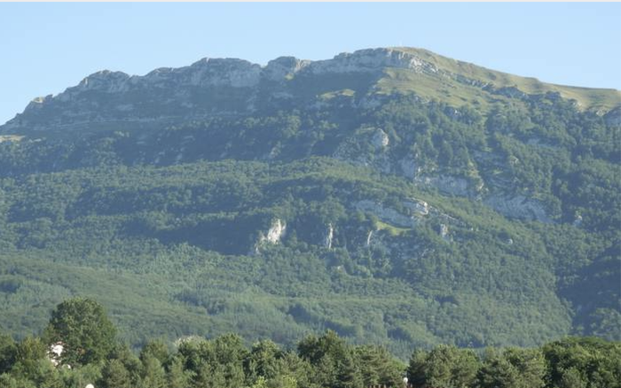 Mendizale bat erori eta hil egin da Aloña mendi inguruan