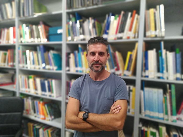 Jordi Calvo: "Armekin hornitzeak gerrara soilik garamatza"