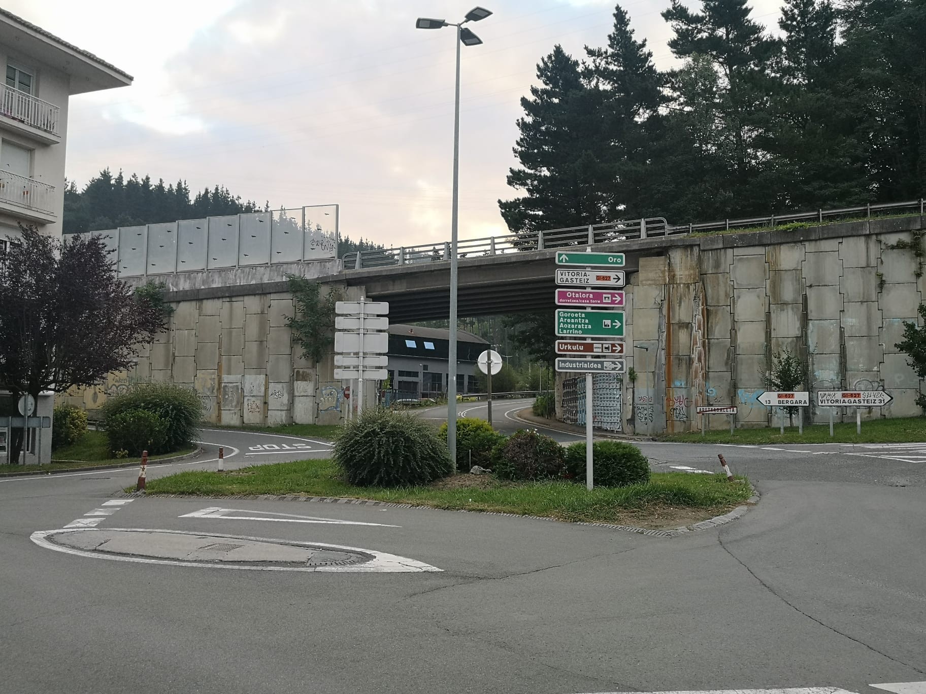 Irailean bertan hasiko dituzte Basabeko biribilgunearen lanak