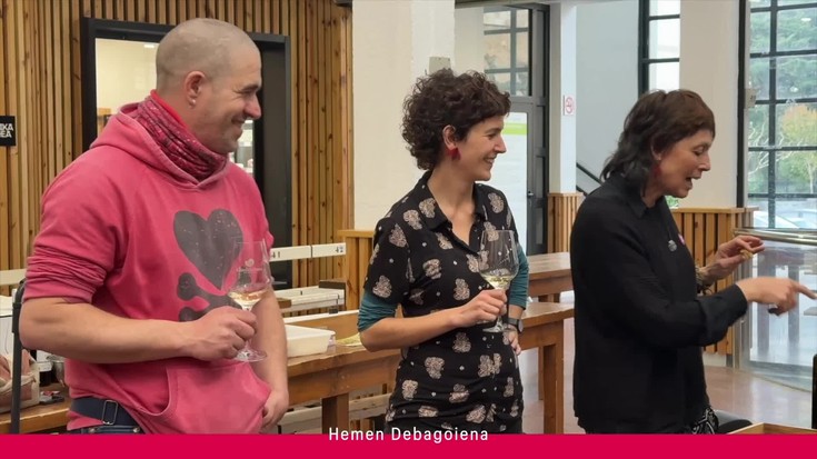 'Hemen Debagoiena': Ardo- eta gazta-dastaketa bi aretxabaletarren eskutik