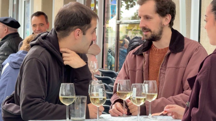"Txakoli freskoaz gozatu ahal izan dute aretxabaletarrek, giro oso polita egon da"