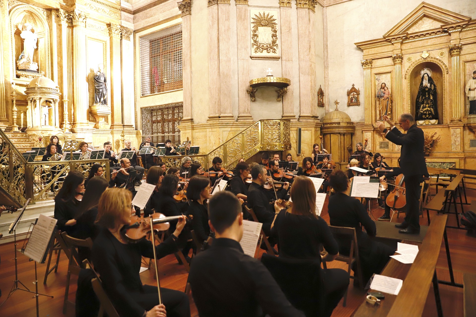 Musikaren zaindaria zuzenekoekin omenduko dute Bergaran