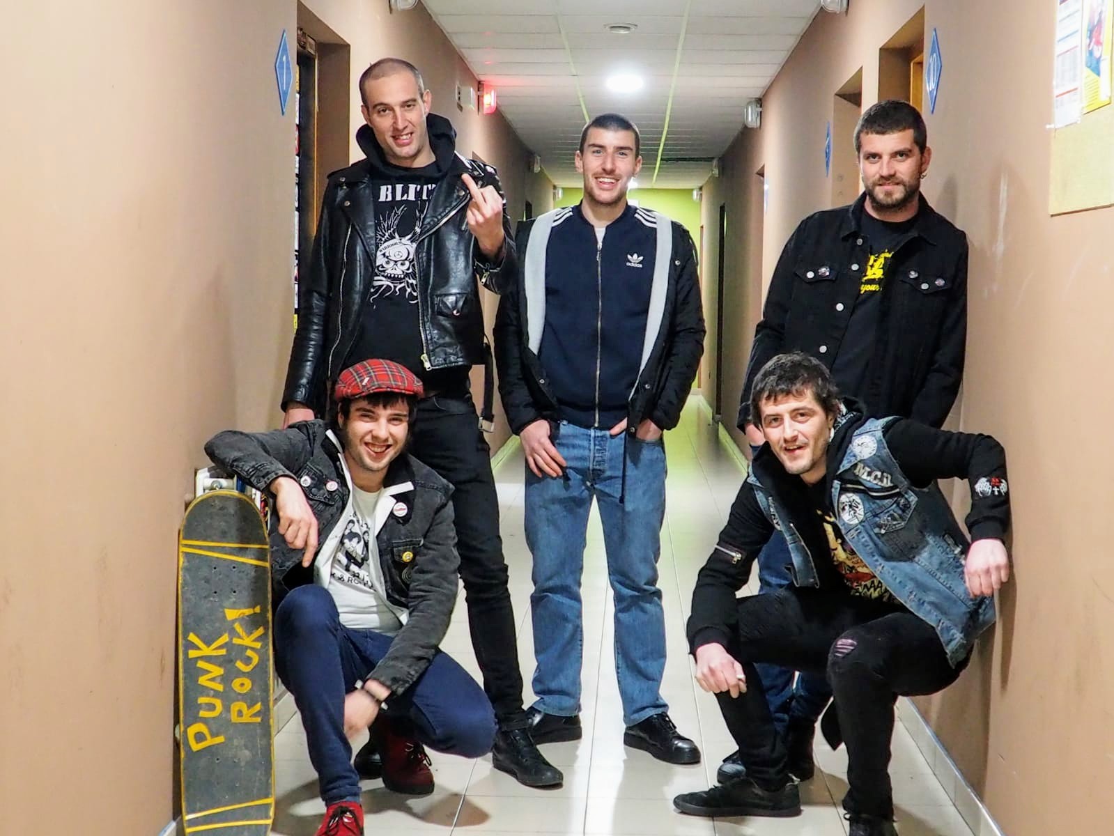 Txakurrak taldeak diskoa kaleratuko du aurten