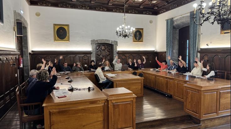 Puntu guztiak aho batez, aspaldiko partez