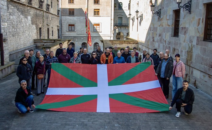 Aberri Egunean Iruñera joateko deia egin du Debagoieneko EH Bilduk