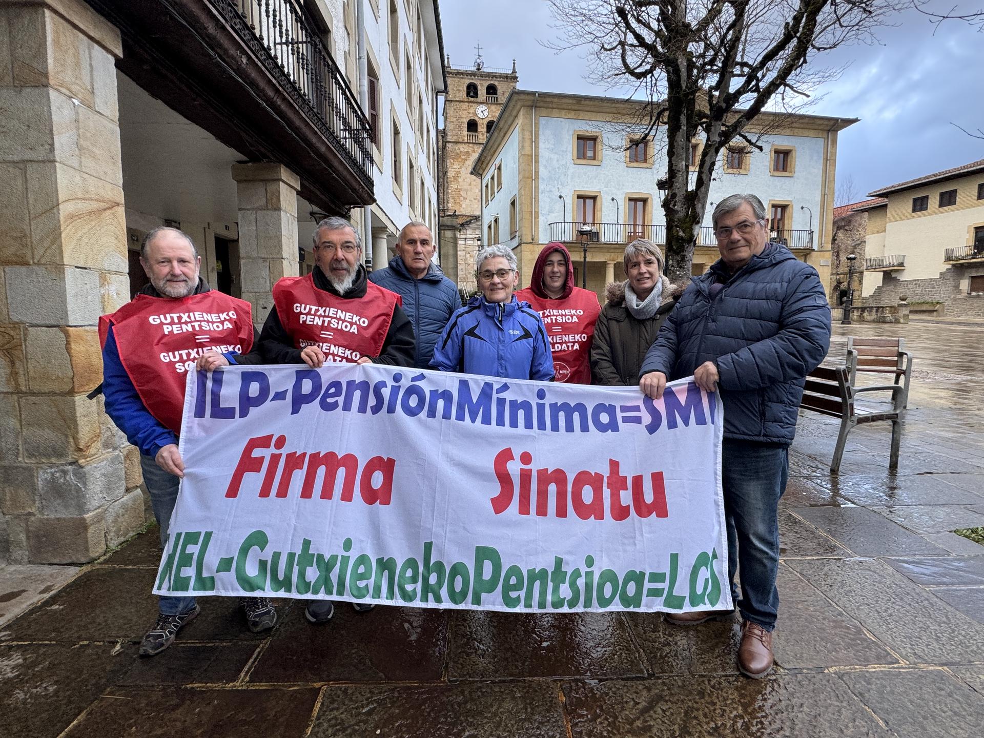 Pentsiodunen ekimenaren aldeko 190 sinadura bildu dituzte Elgetan