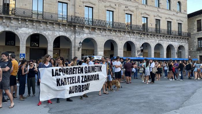 Lapurreten gainetik Kartzela zaharrak "aurrera" egingo duela aldarrikatu dute