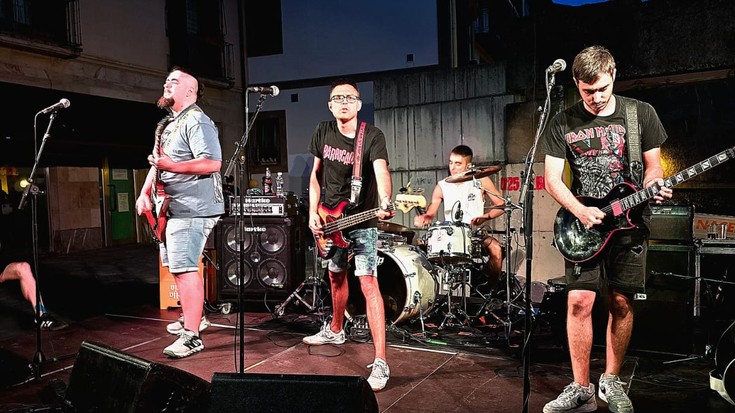 Bazkalostean ere martxan jarraituko du Erramu-zapatuko egitarauak