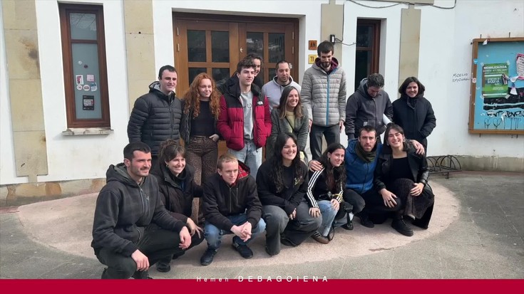 'Hemen Debagoiena': Oñatiko eta Tafallako euskaltzale gazteak Antixena gaztetxean