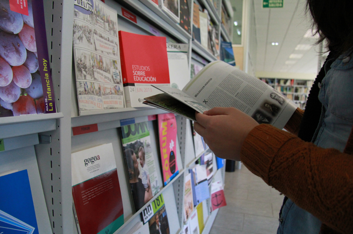  Lan poltsa ireki du Humanitate eta Hezkuntza Zientzien Fakultateak Administrazio eta Zerbitzuetako lan-taldeetan aritzeko