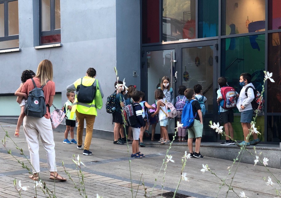 Ikasleek maskara ez erabiltzea gomendatu du Hezkuntza Sailak
