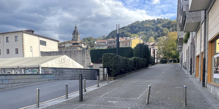 Novedades zeneko etxeko garajeetarako sarrera birplanteatzeko eskatu du berriz ere Bergarako EAJk