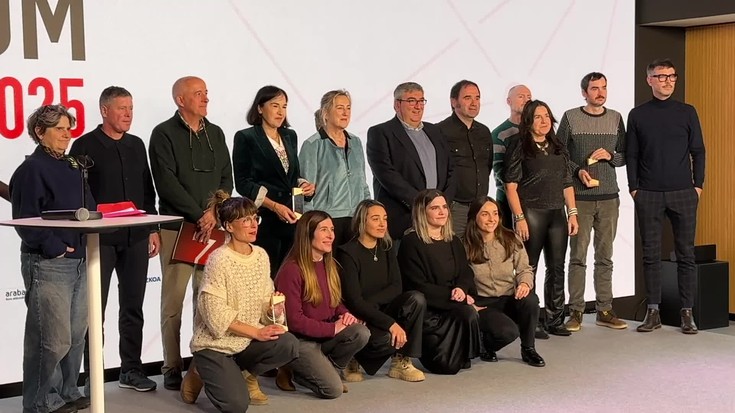 Bi sari jaso ditu Goienak Tokikom Sariak ekitaldian