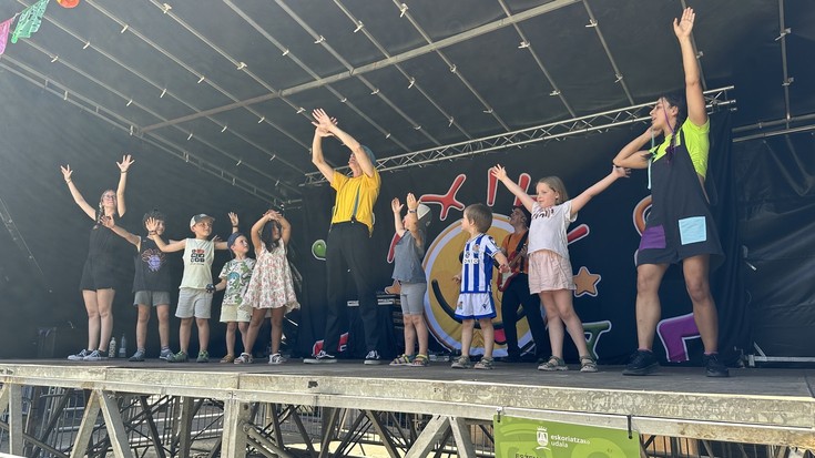 Txikifest ikuskizuna argazkitan