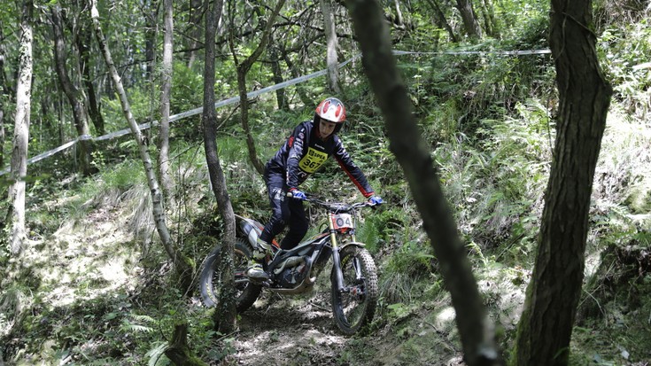 Moto gidarien trial saioa Antzuolan, argazkitan