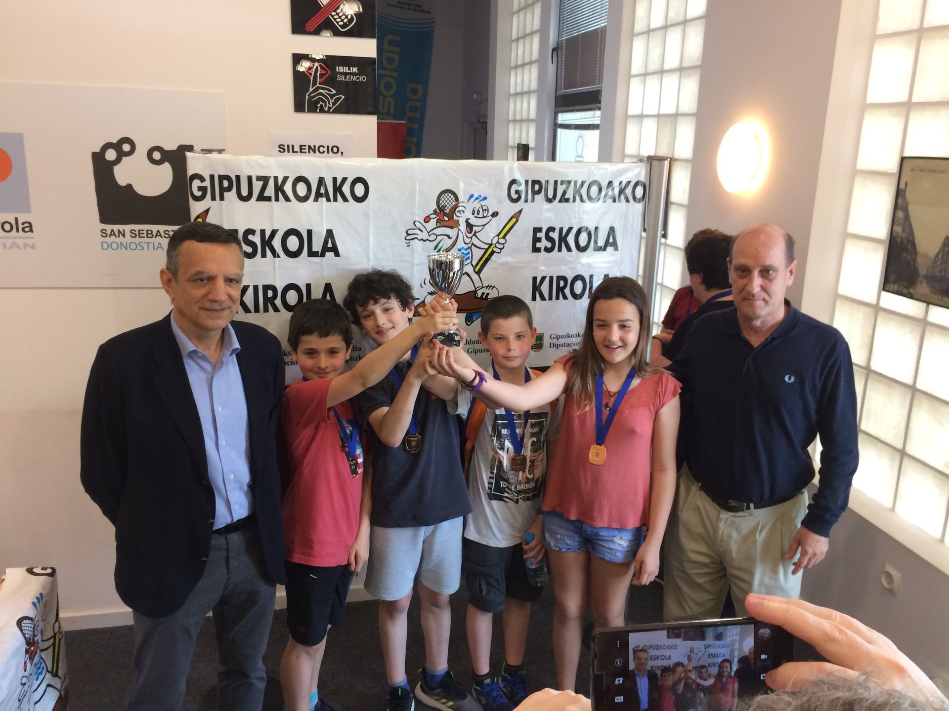 Arlutz taldea, maila onean Gipuzkoako Eskolarteko Xake Txapelketan