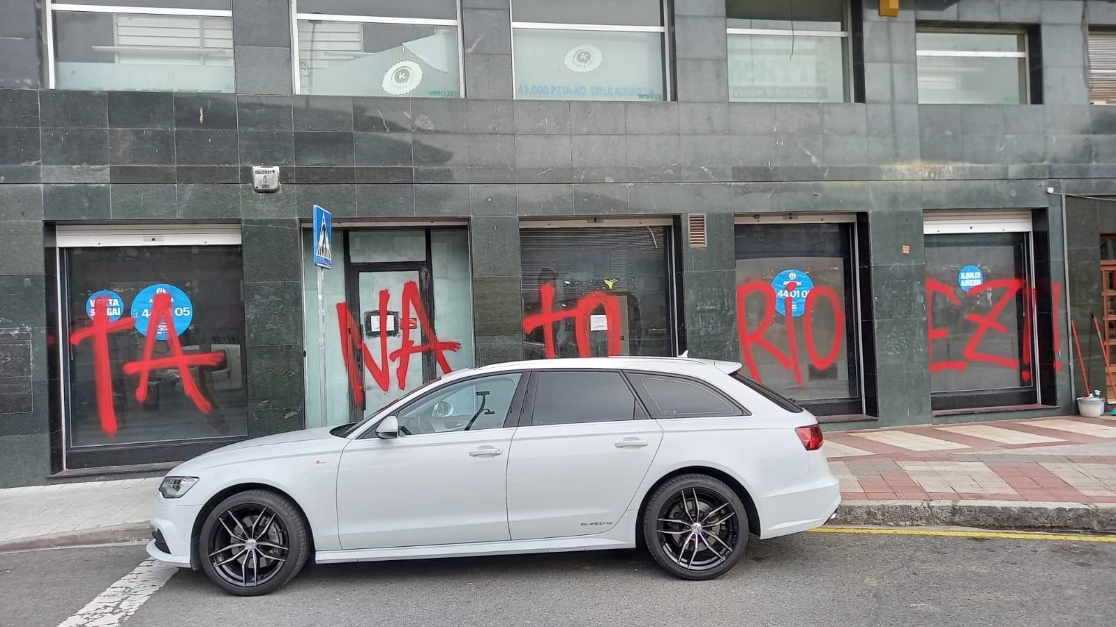 Beilatokiaren aurkako pintaketa egin dute, bigarrenez