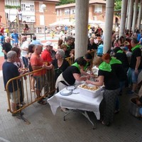 Santa Ana jaiak Bolua auzoan