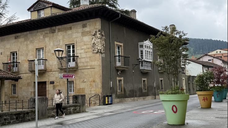 Udal aurrekontua 18 milioi euroraino igo du Aretxabaletako udalbatzak, bi kreditu txertatuta
