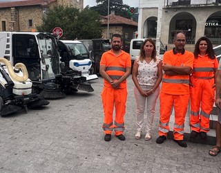 Aretxabaletako kaleak garbitzeko hiru makina berri