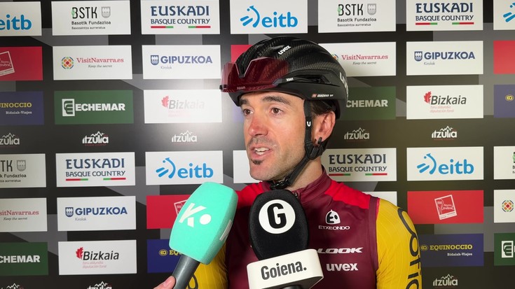 Ion Izagirre eta Pello Bilbaoren agurrekoa izan da Bergarako etapa