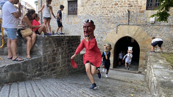 Txarrana eta gainontzeko txorimaloak noiz irtengo zain daude Atzeko Kalen