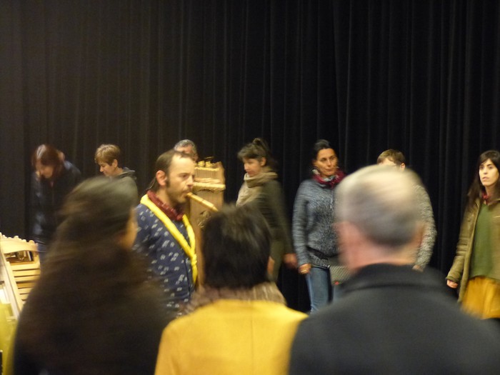 Giro bikainean, Okzitaniako dantzak ikasten - 8