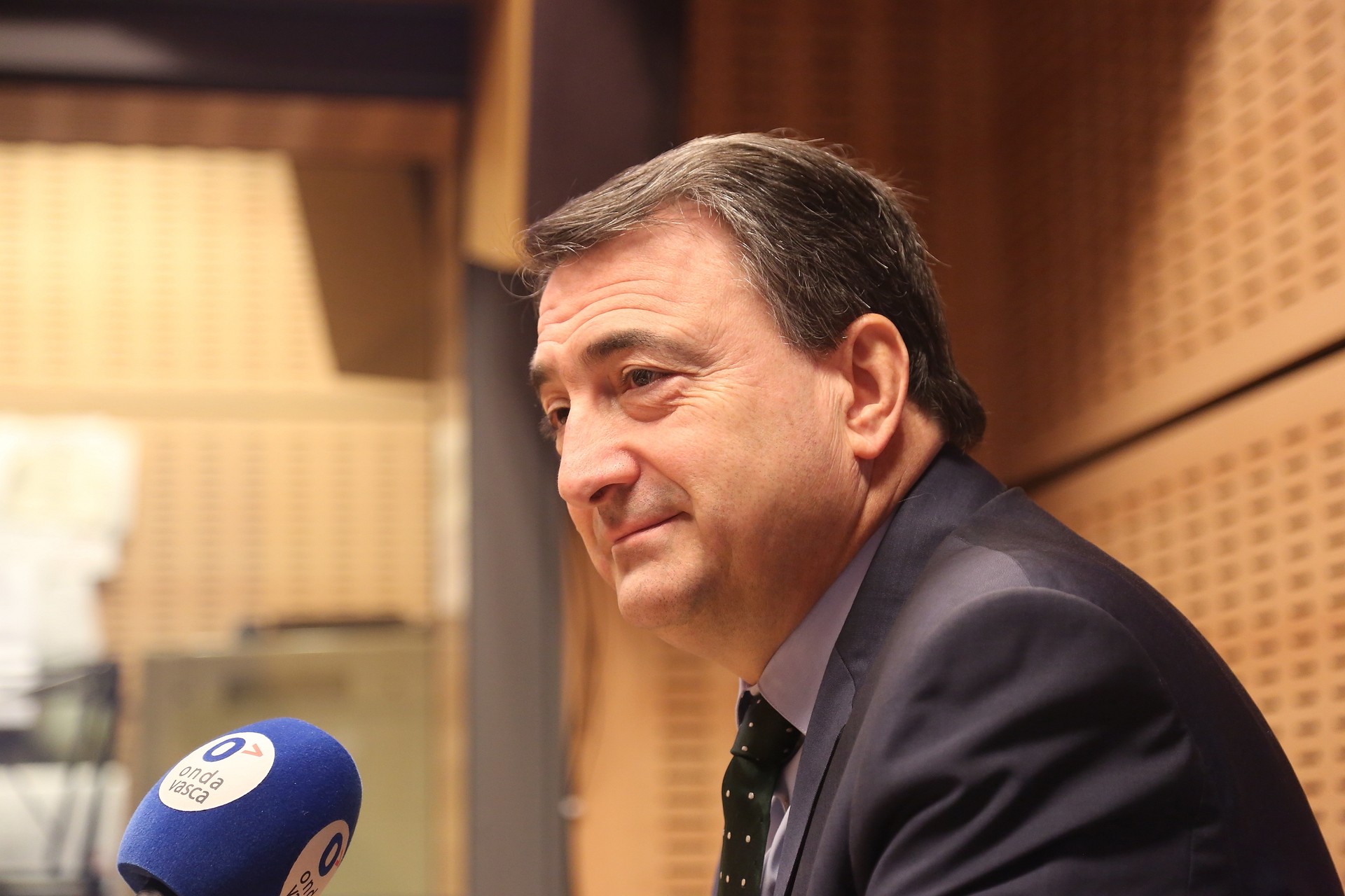 Aitor Estebanek “Euskadirentzat oso positibo” jo ditu Legealdi honetan EAJ-PNVk Gorteetan lortu dituen akordioak