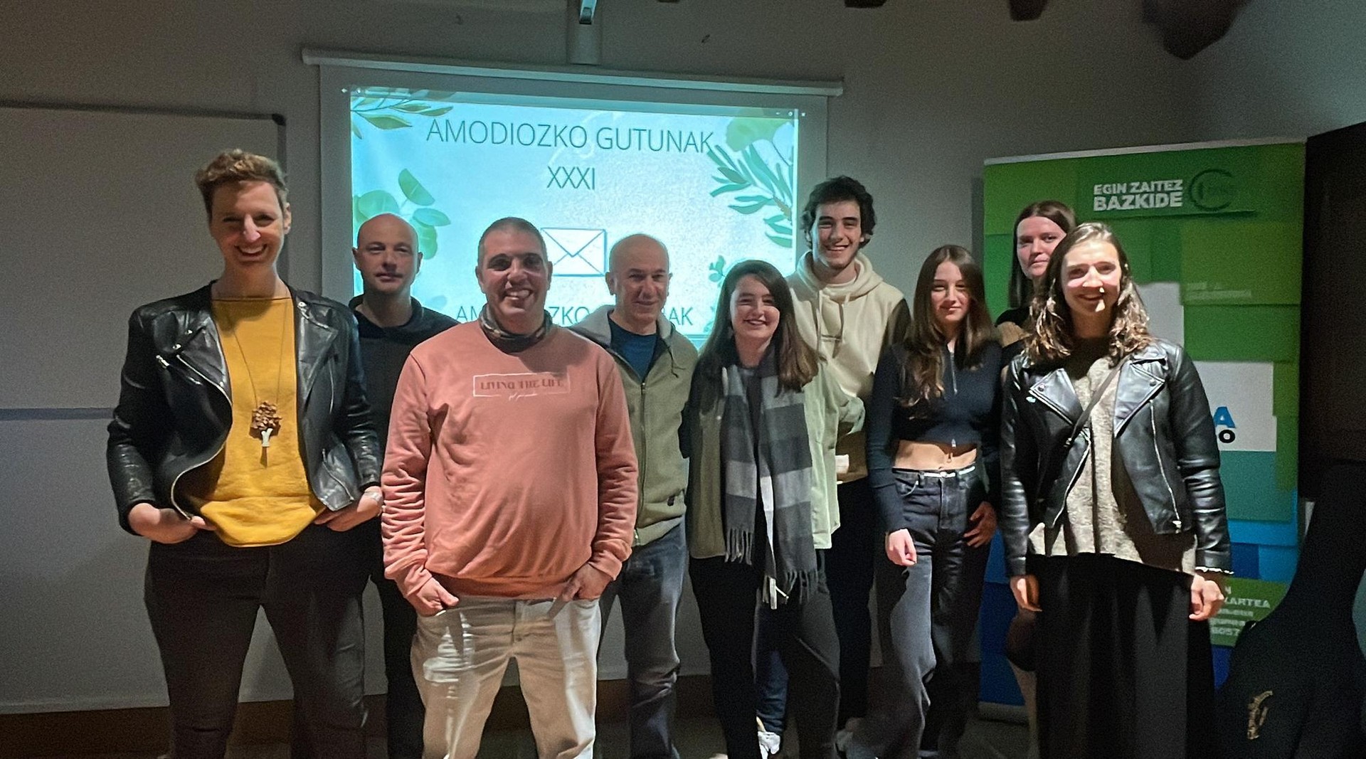 Aurtengo gutunak maitasunari goxotasunez eta gordinkeriaz idatzita, askotariko erpinetatik
