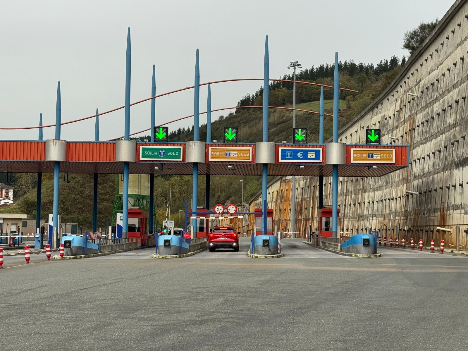Hainbat itxiera eta bypass, domekatik egubakoitzera