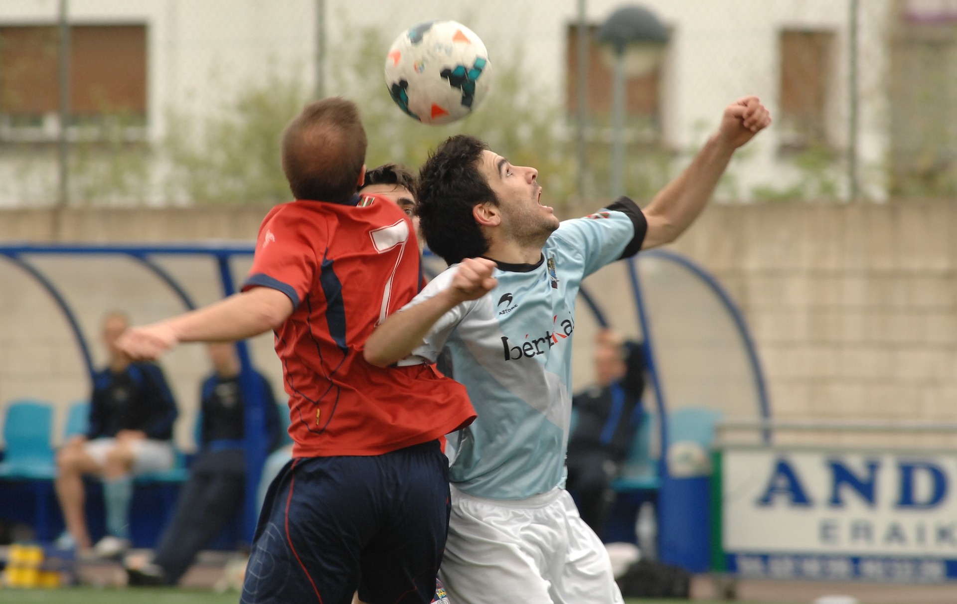 Futbola: Aretxabaletak eta Aloñak irabazi, Bergarak eta Antzuolak galdu eta Mondrak berdindu