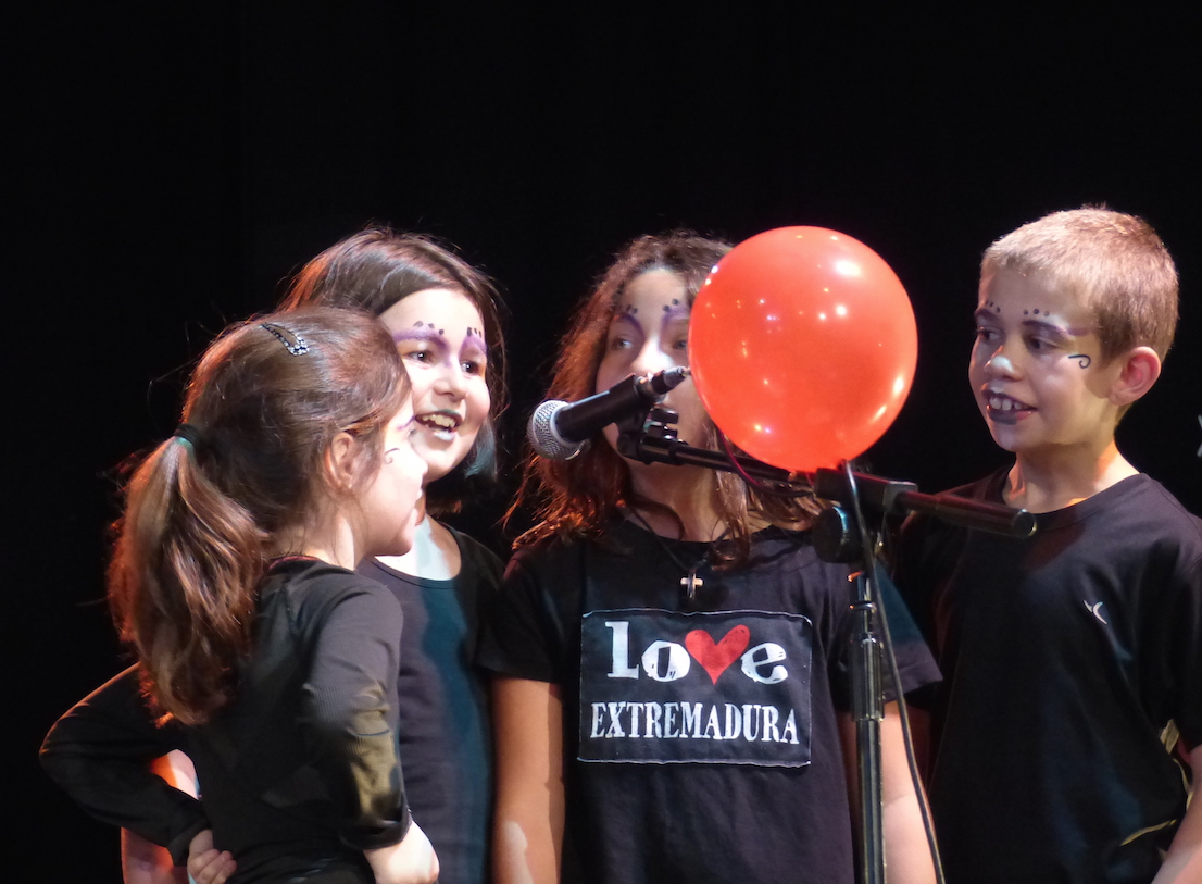 Ferixa Nagusiko jaietako karaoke lehiaketarako hamasei kantu daude proposatuta