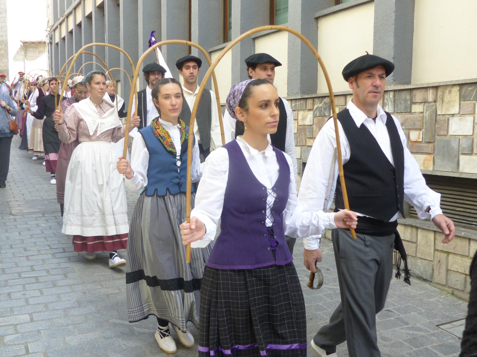 Lore Gazteak taldeak parrilada egingo du bihar arratsaldean