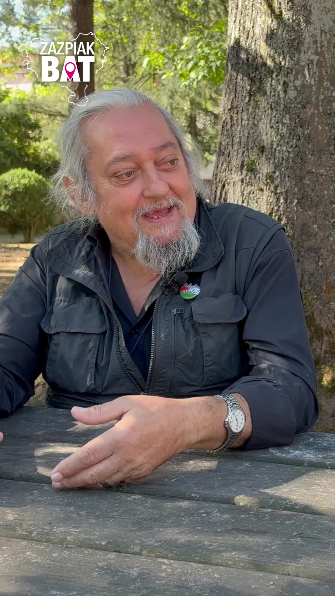 Elorrion bizi den Fernando Larrañaga elgetarrarekin