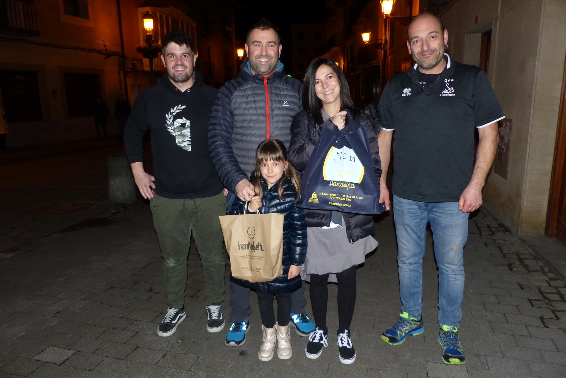 Jaso du Aratusteetako argazki lehiaketako saria Alaia Morenok