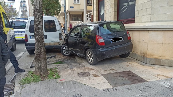 Auto istripua izan da Eskoriatzako Intxaurtxueta auzoan