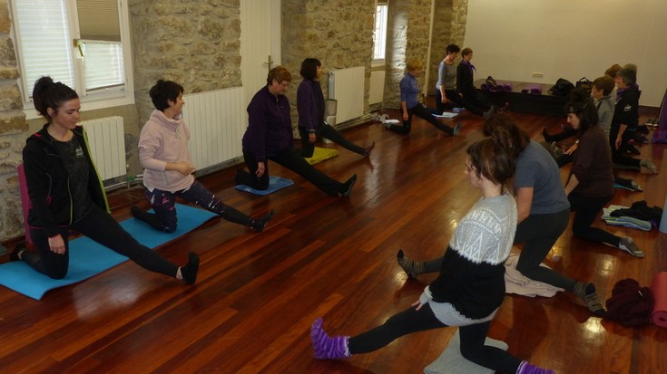 Yoga, eskulan eta gimnasioko ikastaroetako izen-emateak zabalik daude