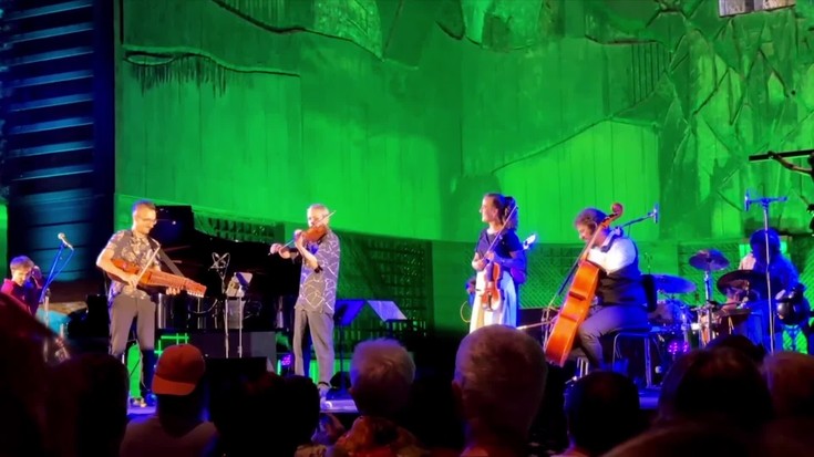 Zutik eta txalo zaparradatzarrarekin eskertu dute entzuleek Arantzazuko musika kontzertua