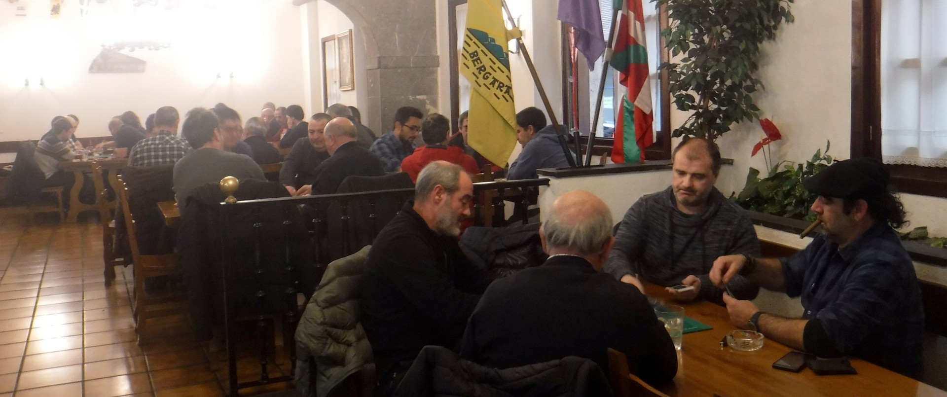Euskal Herriko Mus Txapelketako lehen kanporaketan, 30 bikote bergarar
