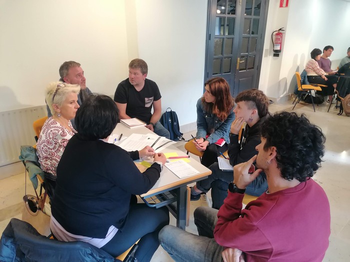 Hezkuntza sareen arteko elkarlana sendotzeko prozesua abiatu dute