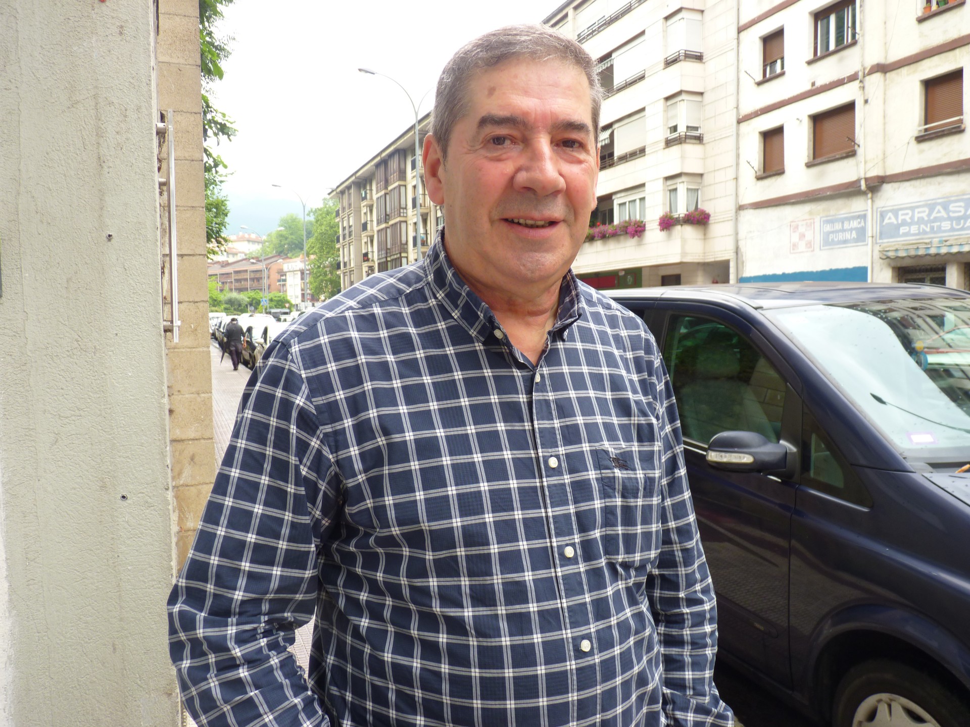 Jose Luis Azkarate: "Elkarteko sukaldean gusturago, baina etxean ere neuk kozinatzen dut"
