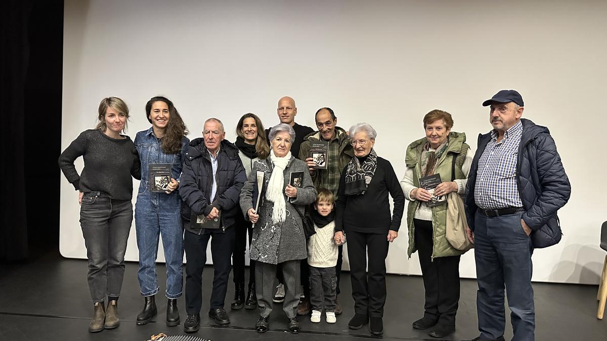 Primi Erostarberen bizitza jasotzen duen 'Itzalari dantza' liburu-diskoa aurkeztu dute