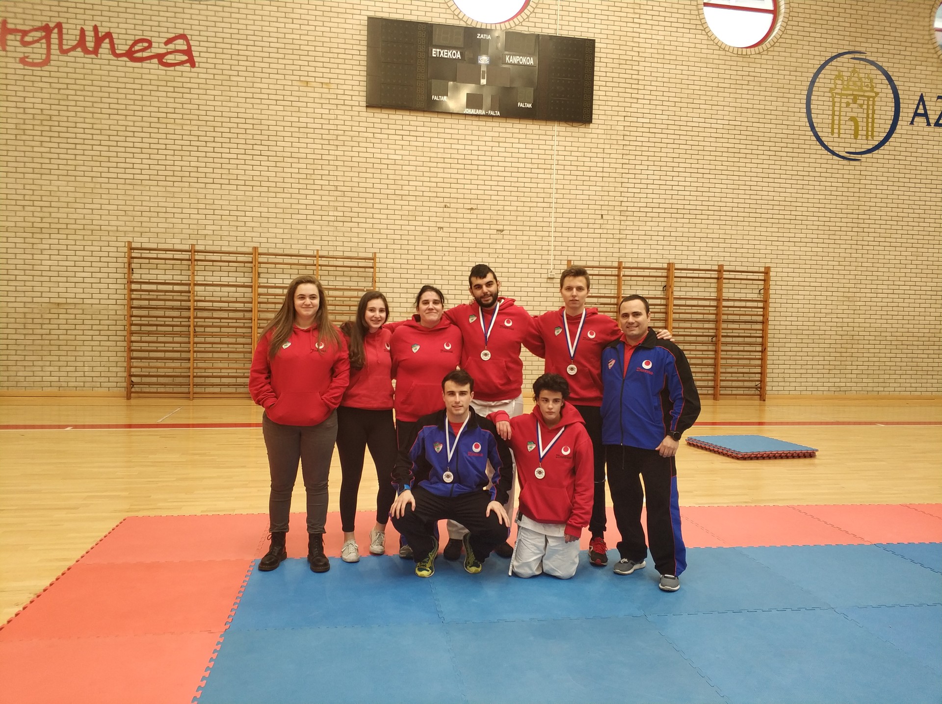 Aloña Mendik emaitza onak lortu ditu Gipuzkoako senior karate txapelketan