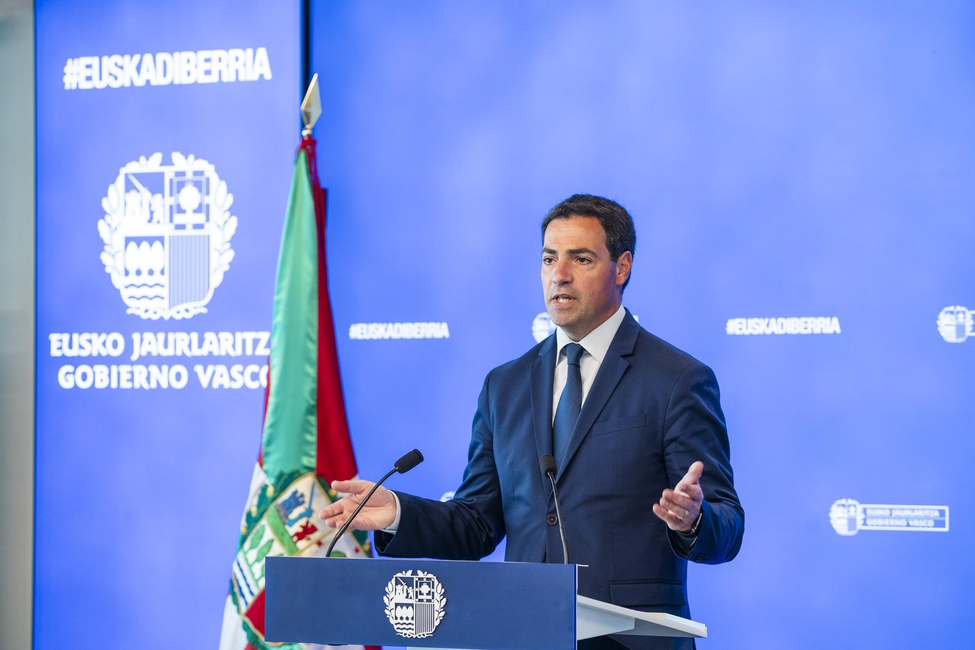 Pradalesen hitzetan, "Euskadi normaltasunera itzultzen ari da"