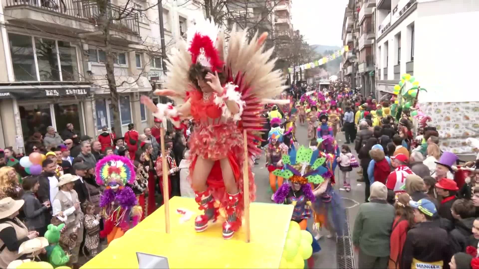 "Jaiekin zerikusirik ez duten gertaerak" salatu ditu Aretxabaletako Udal Gobernuak
