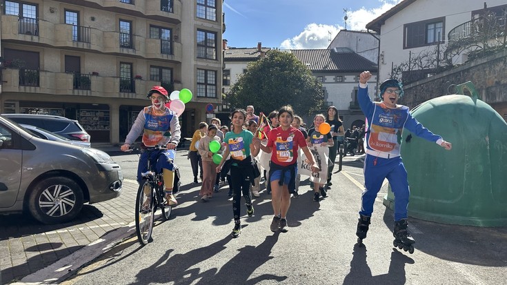 Korrikarako motorrak berotu dituzte Oñatiko ikasleek