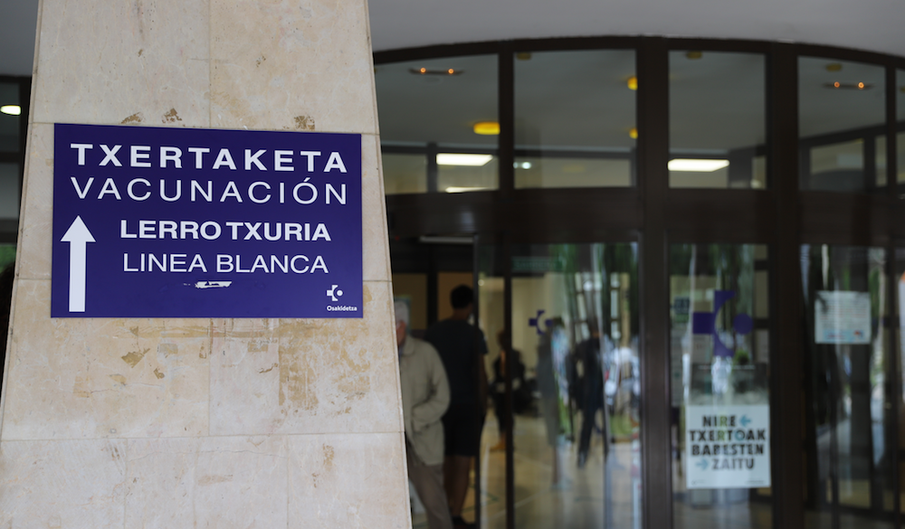 Eguaztenetik aurrera txertatzeko hitzordua eskatu ahalko dute 12 eta 15 urte bitartekoek