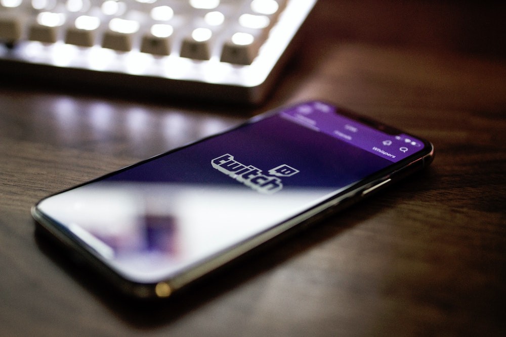 Twitch plataforman euskara ofiziala izateko kanpaina abiatu du euskal bideo-joko komunitateak